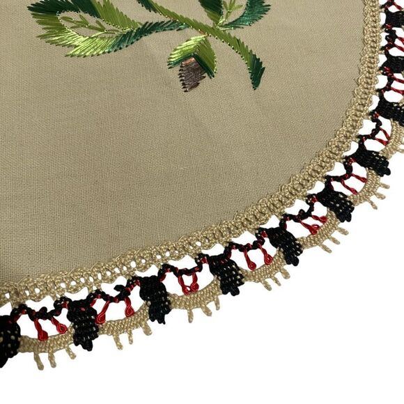 Crochet Trim Centerpiece Doily Vintage Needlepoint Embroidered - Picture 3 of 7